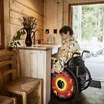 Forest Ainola Next To Nuuksio National Park, In Addition Hot Tub And Breakfast Villa Otalampi
